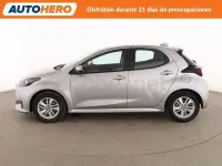Usado Toyota Yaris Hybrid Business Edition 116 CV (85 kW) 2024 Gris / plata Berlina