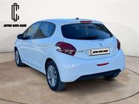 Usado Peugeot 208 Signature Sky 99 CV (72 kW) 2019 Blanco Utilitario