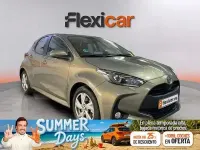 Usado Toyota Yaris Active 116 CV (85 kW) 2025 Gris Utilitario