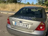 Usado Ford Mondeo Trend 125 CV (91 kW) 2002 Gris / plata Berlina