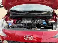 Usado Hyundai i10 66 CV (48 kW) 2021 Rojo Utilitario