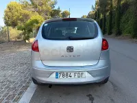 Usado Seat Altea Reference 105 CV (77 kW) 2006 Gris / plata Monovolumen