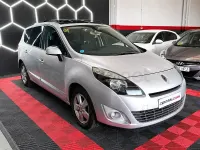 Usado Renault Grand Scénic Expression 105 CV (77 kW) 2010 Gris / plata Monovolumen