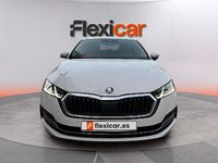 Usado Skoda Octavia Style 150 CV (110 kW) 2021 Blanco Familiar