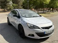 Usado Opel Astra GTC Sportive 165 CV (121 kW) 2012 Gris / plata Berlina