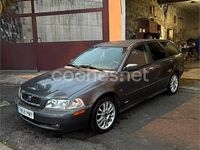 Usado Volvo V40 102 CV (75 kW) 2002 Gris / plata Familiar