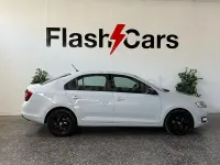 Usado Skoda Rapid Active 116 CV (85 kW) 2016 Blanco Utilitario