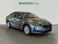 Nuevo Skoda Octavia Selection 116 CV (85 kW) 2025 Gris / plata Berlina