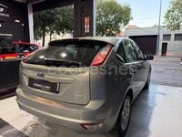 Usado Ford Focus Trend 125 CV (91 kW) 2009 Gris / plata Berlina