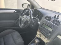 Usado VW Golf VI Sport 105 CV (77 kW) 2011 Negro Utilitario