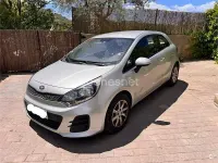 Usado Kia Rio 84 CV (61 kW) 2016 Gris / plata Utilitario