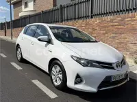 Usado Toyota Auris Hybrid Active 136 CV (100 kW) 2013 Blanco Berlina