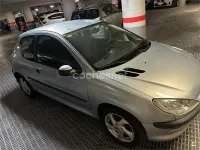 Usado Peugeot 206 75 CV (55 kW) 2003 Gris / plata Berlina