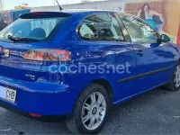 Usado Seat Ibiza Stella 100 CV (73 kW) 2003 Azul Utilitario
