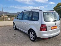 Usado VW Touran Highline 140 CV (102 kW) 2007 Gris / plata Monovolumen