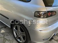 Usado Seat Ibiza FR 130 HP (95 kW) 2006 Cinzento Citadino