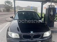 Usado BMW 118 122 CV (89 kW) 2005 Negro Utilitario