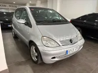 Usado Mercedes A160 Elegance 102 CV (75 kW) 2003 Gris / plata Utilitario
