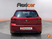 Usado Seat Ibiza Style 75 CV (55 kW) 2018 Rojo Utilitario
