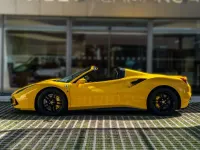 Usado Ferrari 488 670 CV (492 kW) 2017 Amarillo Descapotable