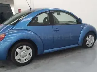 Usado VW New Beetle 90 CV (66 kW) 1999 Azul Utilitario