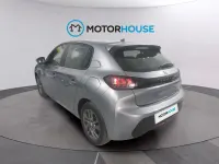 Usado Peugeot 208 Active 100 CV (73 kW) 2022 Gris Utilitario