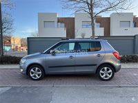 Usado Skoda Fabia Elegance 105 CV (77 kW) 2012 Gris / plata Berlina