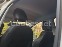 Usado Peugeot 2008 Allure 120 CV (88 kW) 2017 Blanco SUV