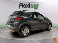 Usado Dacia Sandero Comfort 91 CV (66 kW) 2022 Gris Utilitario