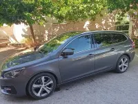 Usado Peugeot 308 SW Allure 150 CV (110 kW) 2017 Gris / plata Familiar