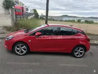 Usado Opel Astra Dynamic 125 CV (91 kW) 2018 Rojo Familiar