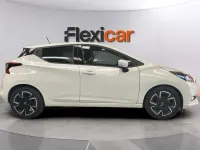 Usado Nissan Micra Acenta 92 CV (67 kW) 2022 Beige Utilitario