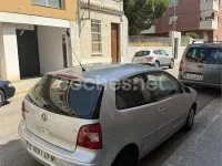 Usado VW Polo Trendline 75 CV (55 kW) 2003 Gris / plata Berlina