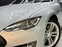 Usado Tesla Model S 309 kW (421 CV) 2016 Gris Utilitario