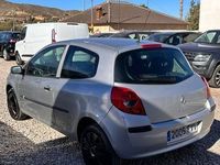Usado Renault Clio II Authentique 65 CV (47 kW) 2007 Gris claro Berlina