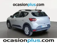 Usado Dacia Sandero Expression 91 CV (66 kW) 2024 Gris plata Utilitario
