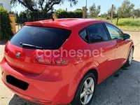 Usado Seat Leon 90 CV (66 kW) 2010 Rojo Utilitario