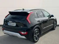 Usado Kia Niro 141 CV (103 kW) 2023 Negro SUV