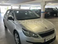 Usado Peugeot 308 Access 100 CV (73 kW) 2017 Gris / plata Berlina