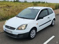 Usado Ford Fiesta Ambiente 68 CV (50 kW) 2007 Blanco Utilitario
