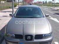 Usado Seat Leon Sport 105 CV (77 kW) 2003 Gris / plata Utilitario