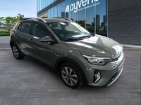 Usado Kia Stonic 120 CV (88 kW) 2023 Verde SUV