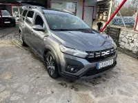 Usado Dacia Jogger Expression 110 CV (80 kW) 2025 Gris / plata Monovolumen