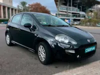 Usado Fiat Punto Easy 69 CV (50 kW) 2015 Negro Berlina