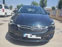 Usado Opel Astra Excellence 136 CV (100 kW) 2017 Verde Familiar