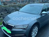 Usado Skoda Superb 150 CV (110 kW) 2021 Gris / plata Familiar