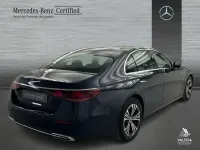 Używany Mercedes E220 197 KM (144 kW) 2024 Niebieski Sedan/Limuzyna
