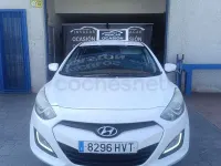 Usado Hyundai i30 100 CV (73 kW) 2014 Blanco Berlina