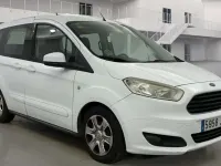 Usado Ford Tourneo Courier Trend 76 CV (55 kW) 2015 Blanco Monovolumen