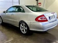 Usado Mercedes CLK240 Elegance 170 CV (125 kW) 2004 Gris / plata Coupe